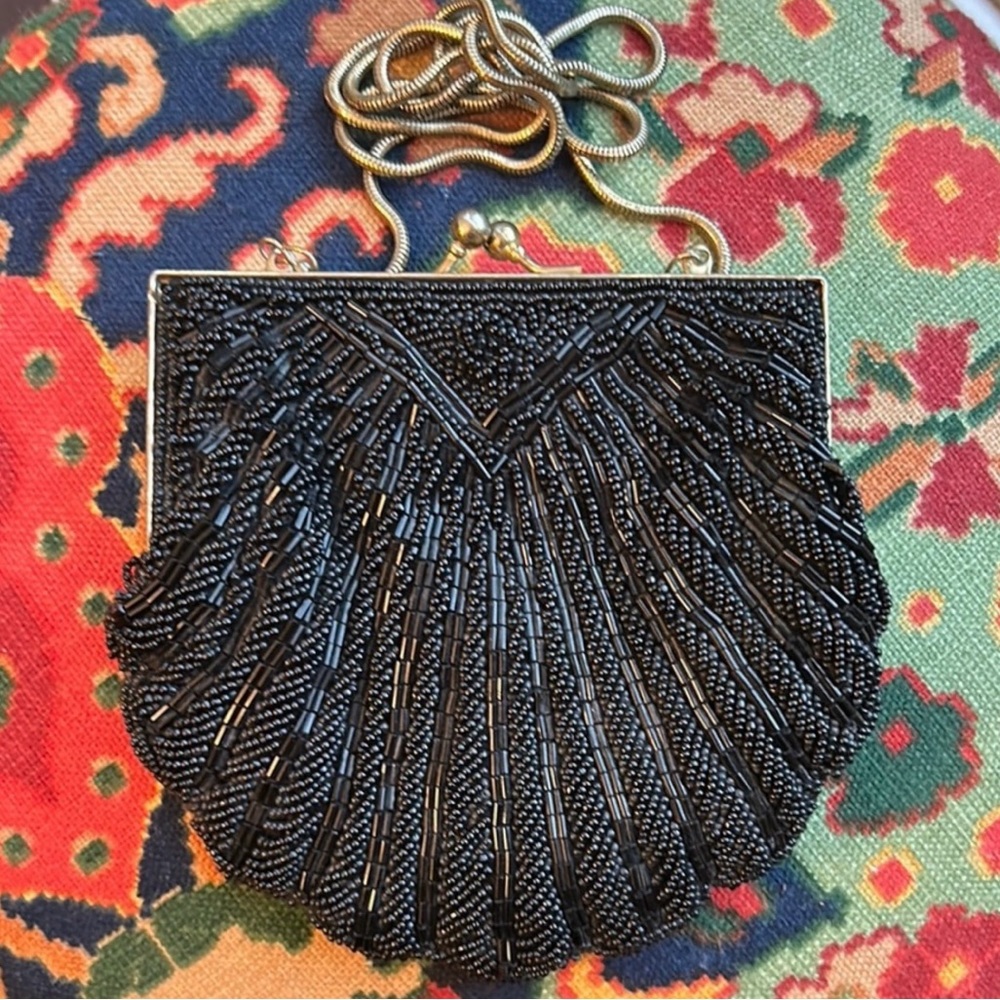 Vintage Black Beaded Shell Shape Evening Bag with long chain